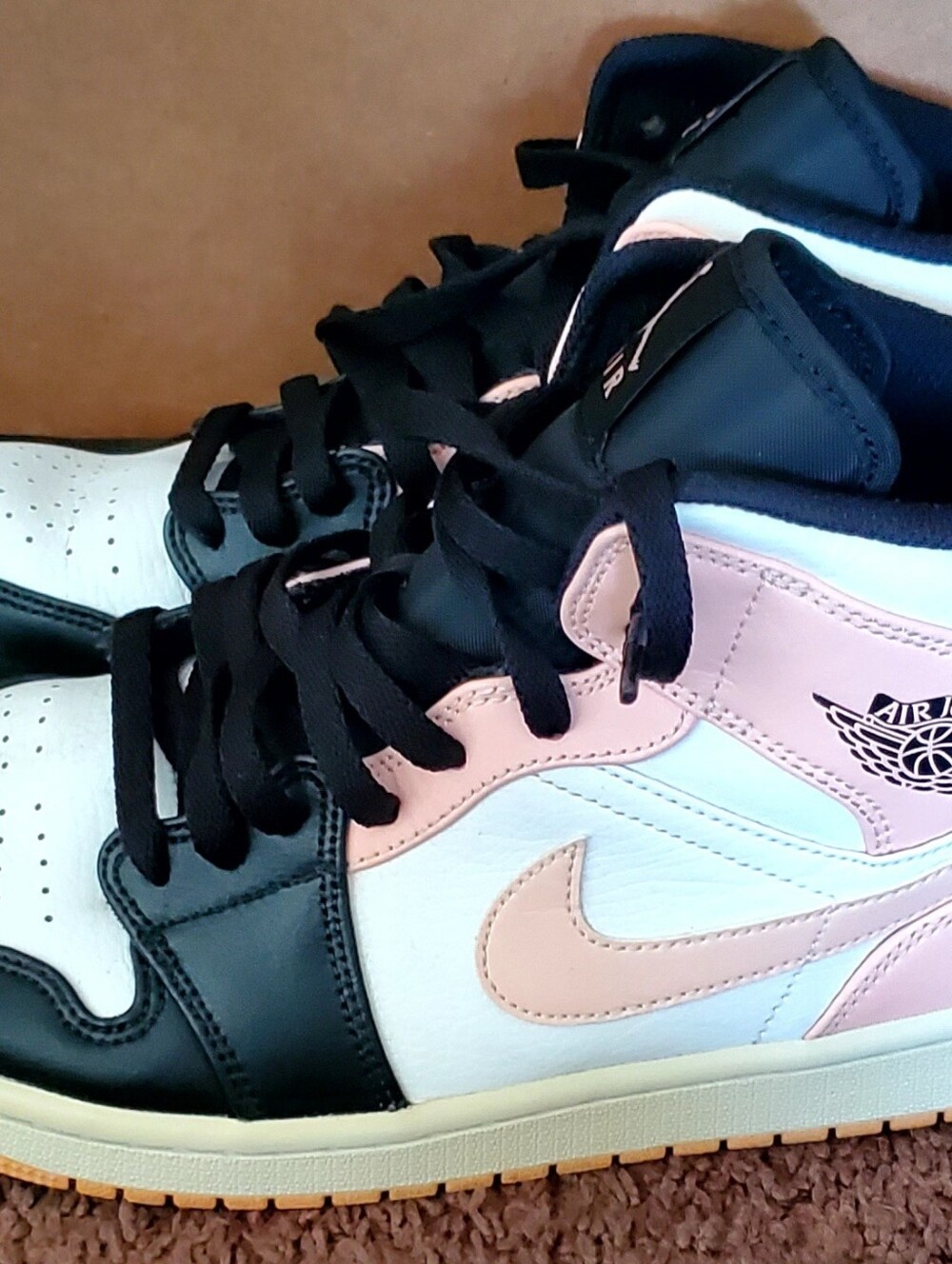 Jordan 1 High — Black, White & Pink